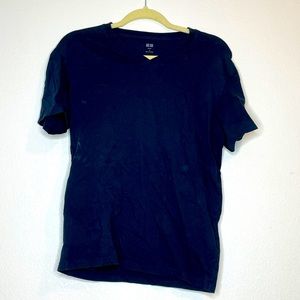Navy unqilo tshirt